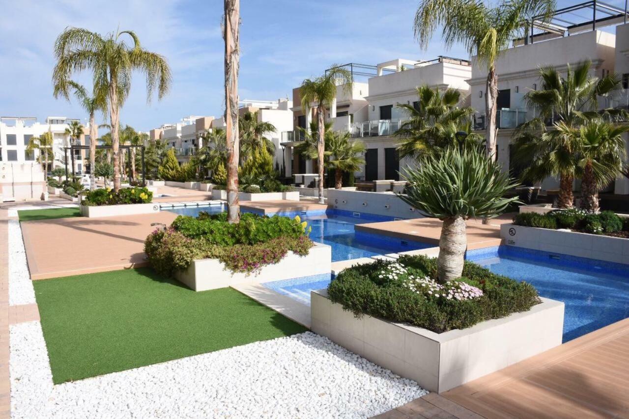 Hotel La Zenia Beach Bungalow Orihuela Exterior foto